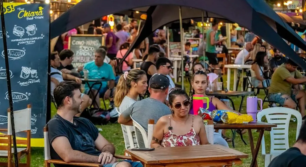 «Ella es Tan Cargosa» hizo vibrar el Parque Natural Laguna de Gómez