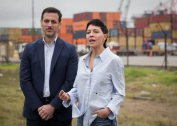 Intendentes bonaerenses cruzaron a Caputo por pedir que bajen las tasas