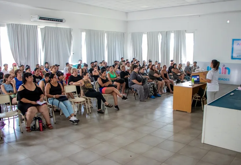 Más de 100 vecinos participaron de un nuevo curso de manipulación segura de alimentos