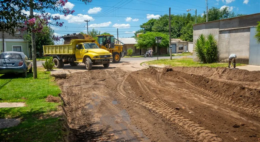 Sobre calle Chaco se extiende la obra de cordón cuneta y mejorado