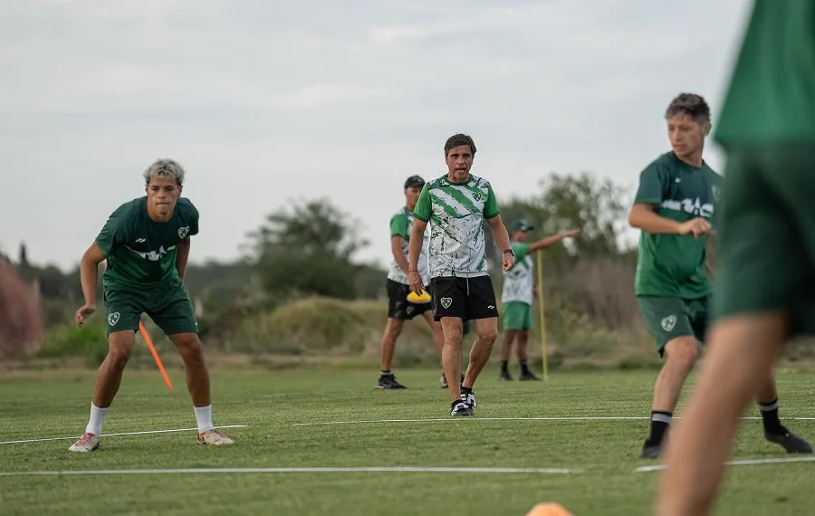 Sarmiento y un tremendo inicio: 7 partidos en 29 días