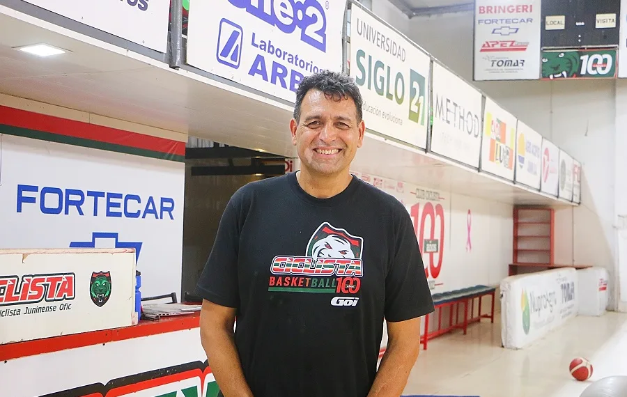 Ciclista, con ilusiones renovadas, debuta en el Coliseo ante Racing (CH)
