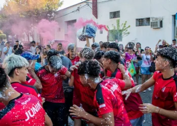 La comunidad recibió con honores a los campeones juninenses
