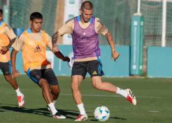 Argentina debuta con el clásico ante Brasil