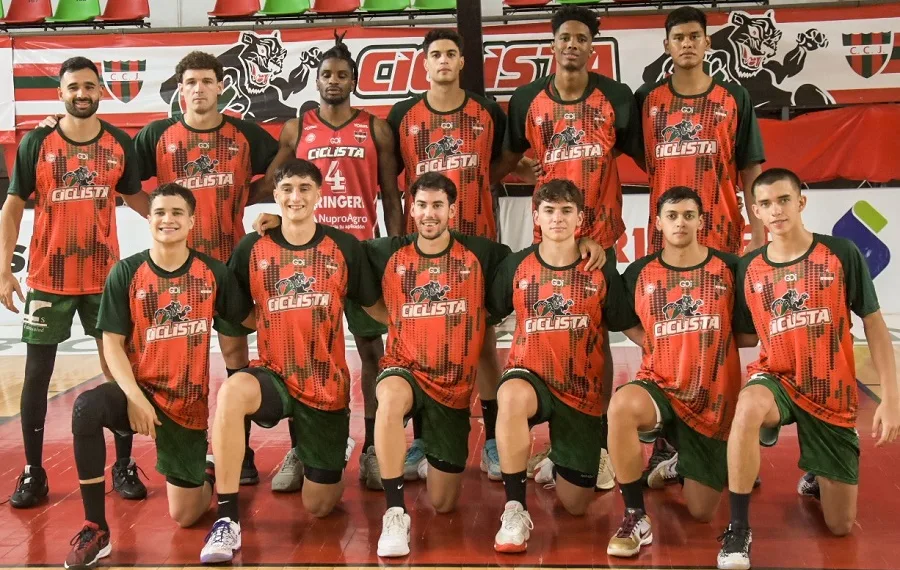 Ciclista va por la  primera victoria del año