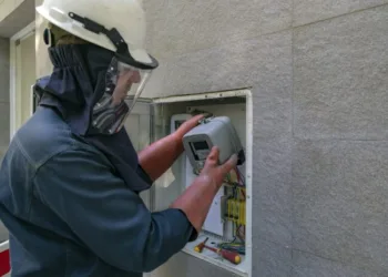 Crece la demanda de energía y alertan por posibles cortes de luz