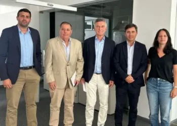 Alianza con libertarios y apoyo a suspensión de las PASO