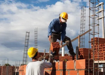 Histórica caída de la construcción en Argentina: factores y consecuencias