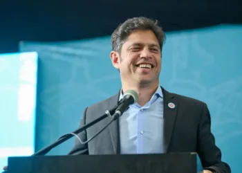 Kicillof se pone al frente de armado propio  contra Javier Milei y lanza una campaña