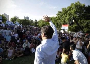 Kicillof, entre las presiones de los propios y un extraño juego de Cristina