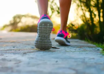 Cuánta caminata se necesitaría para bajar los excesos de las fiestas