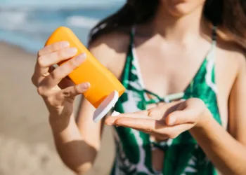 Cómo cuidar la piel ante las altas temperaturas y la exposición al sol