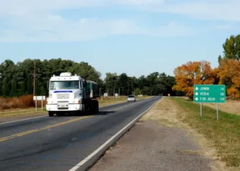 Más intendentes asumen tareas viales ante el abandono de Nación