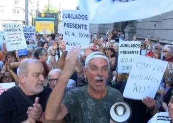 Salguero: “El ajuste recayó donde cae  siempre, en los asalariados y los jubilados”