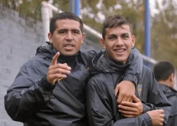 Bomba: Paredes llamó a Riquelme para regresar a Boca