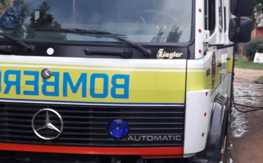 Bomberos sofocaron un incendio en un comercio local