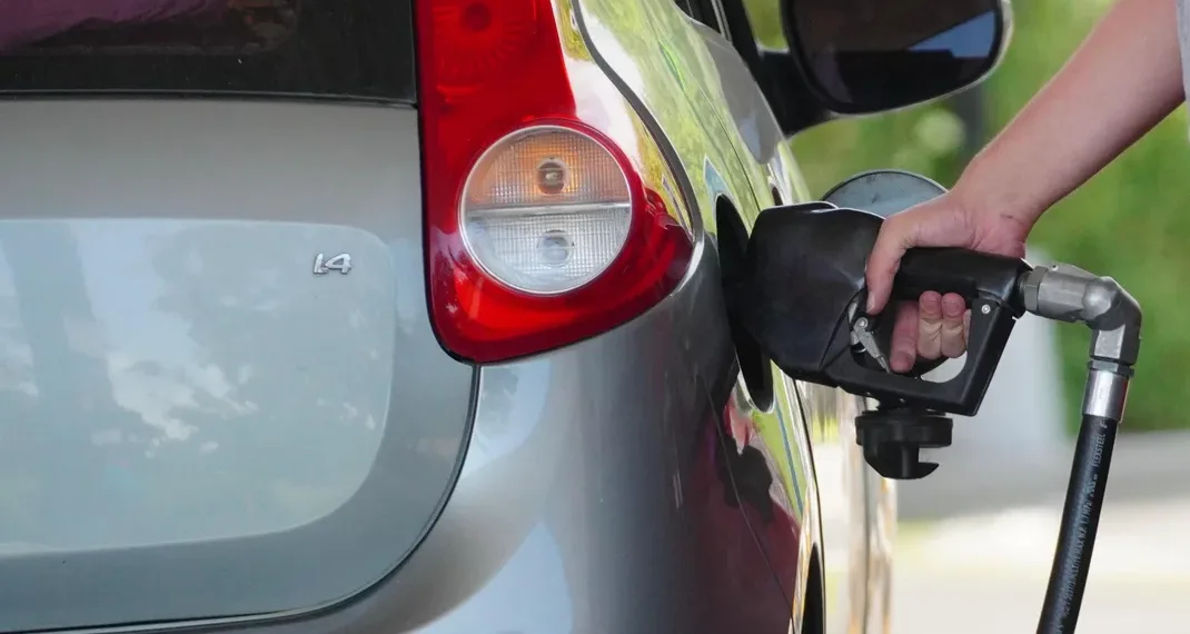 Estacioneros respaldan la desregulación del despacho de combustible