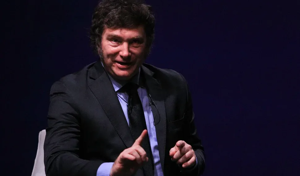 Milei inicia su segundo año de mandato con foco en la economía y viajes internacionales