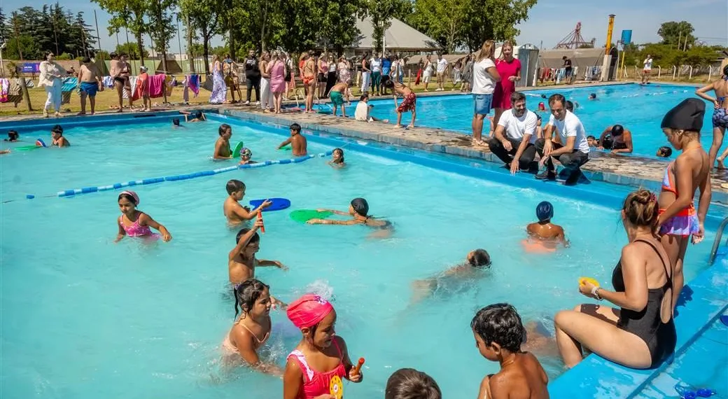 Más de 1.000 chicos disfrutan de las Escuelas Abiertas en Verano
