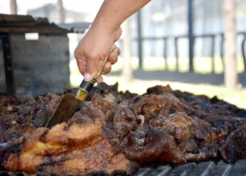Kicillof se quejó de los que “militan el ajuste” y apuntó a la caída del consumo de carne