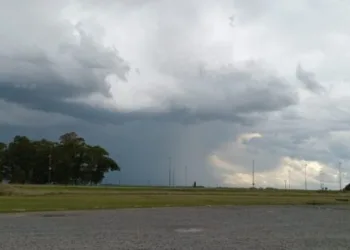 Alerta amarilla por lluvias intensas, ráfagas de viento y granizo: ¿qué distritos de la costa se verán afectados?