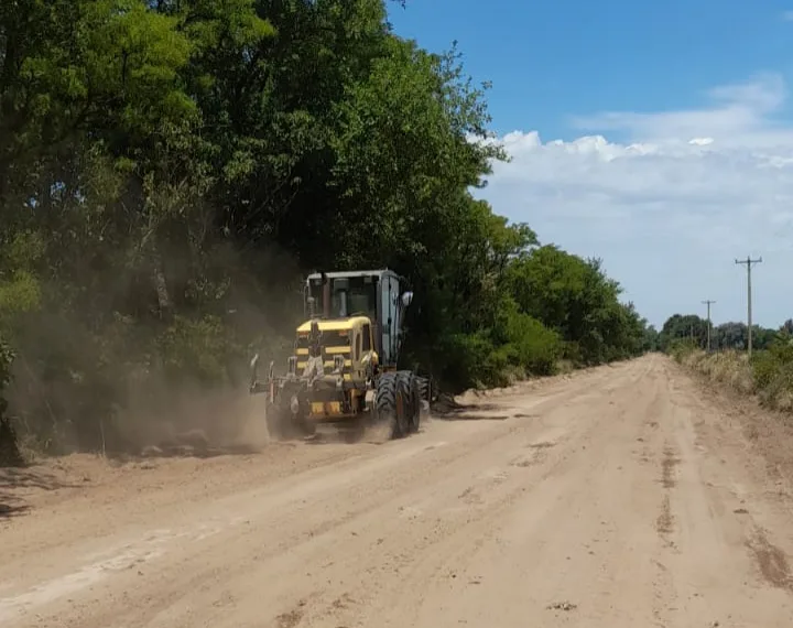 Trabajos en los caminos rurales de diferentes cuarteles