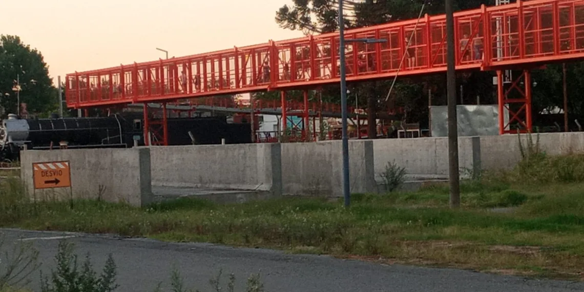 Arquitectos e ingenieros, interesados en resolver la obra del Viaducto