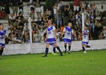 Villa y Rivadavia de Junín avanzaron y habrá clásico en semifinales