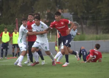 La Reserva de Sarmiento logró un buen punto en su debut