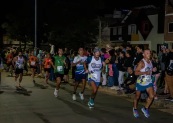 Más de 400 corredores participaron de la carrera “Junín Corre de Noche”