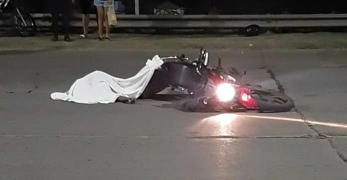 Tragedia en Mar del Plata: se voló una placa de un edificio en obra y mató a un motociclista