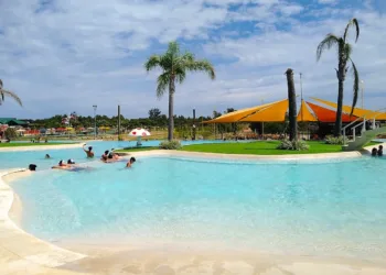 El pintoresco pueblito que tiene las termas más lindas del Litoral