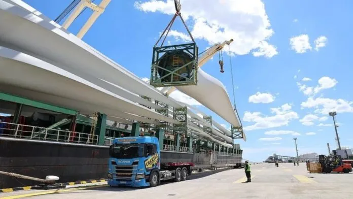 Parque Eólico en Olavarría: llegaron componentes de aerogeneradores