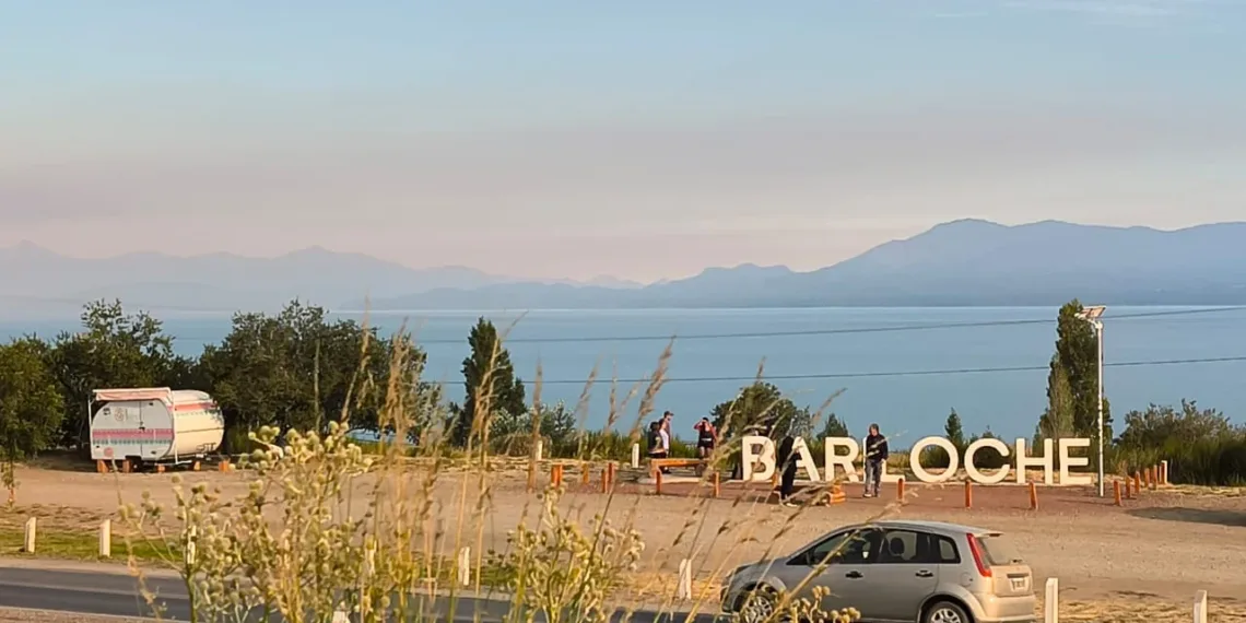 El humo de los incendios en el Parque Nahuel Huapi llegó a Bariloche