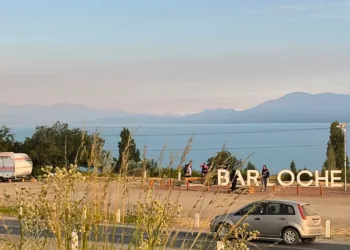 El humo de los incendios en el Parque Nahuel Huapi llegó a Bariloche