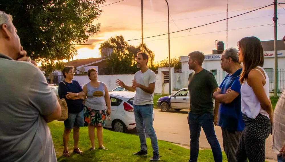 El Municipio instaló luces LED en una  amplia extensión de avenida La Plata