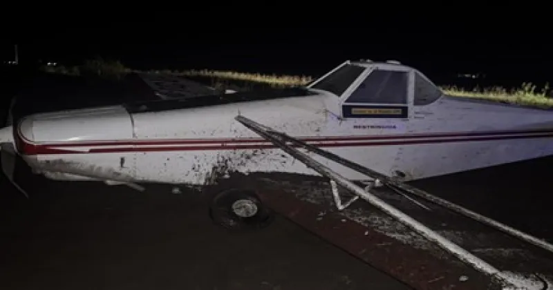 El piloto de una aeronave tuvo que forzar un aterrizaje de emergencia en un campo