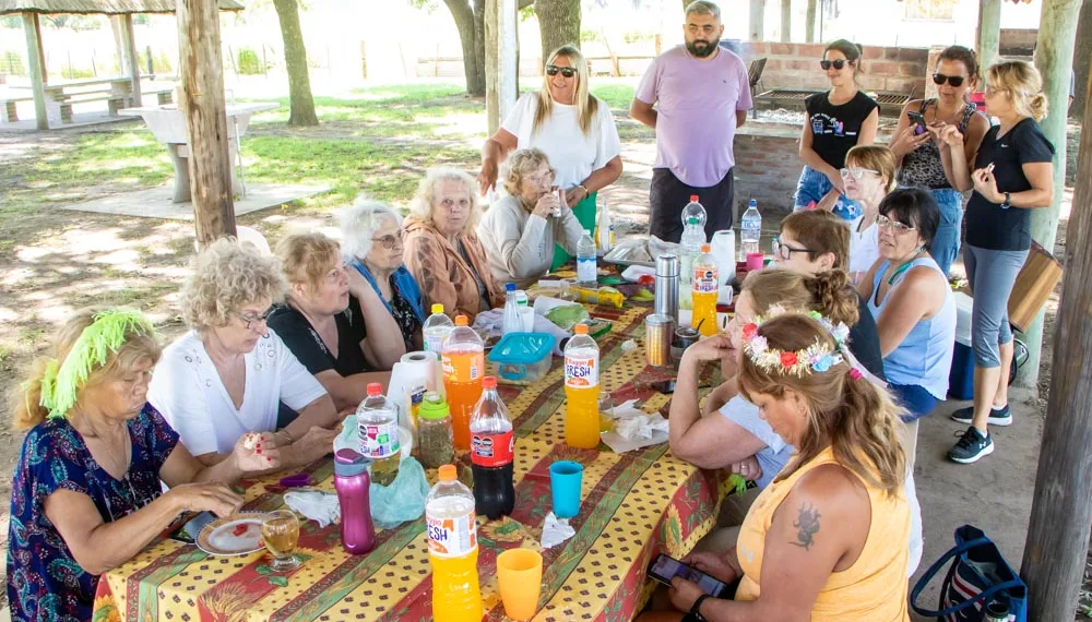 Los adultos mayores de Agustín Roca cerraron la temporada de colonia