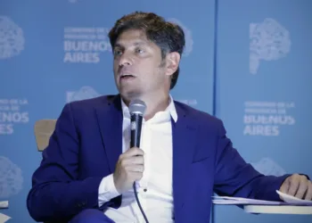 Axel Kicillof: «La especulación está de fiesta y el trabajo, la producción y el turismo con dificultades»