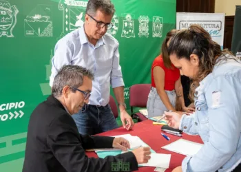 Familias de Rivadavia firmaron sus escrituras de propiedad