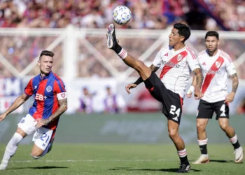 San Lorenzo y River empataron en un partido cargado de emociones