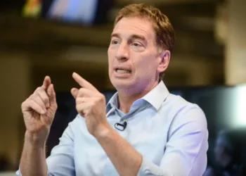 Santilli resistió una maniobra de Macri y confirmó que jugará en Provincia, donde busca un acuerdo con LLA