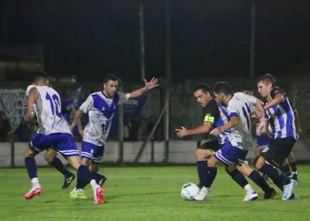 Villa va por el título, Baigorrita por estirar la definición del Nocturno