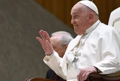 El Vaticano informó que el papa Francisco tuvo una noche “tranquila” y que está descansando