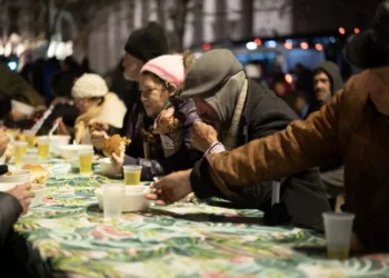 El Gobierno celebró la baja de la pobreza al 38,1 y criticó a la anterior gestión