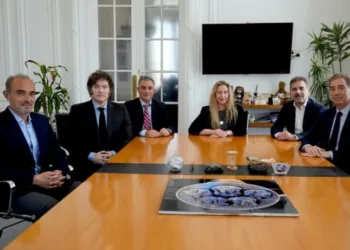 Milei se reunió con referentes del PRO para “integrar propuestas” en la provincia