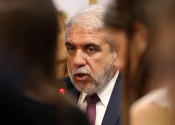 Aníbal Fernández: “A los viejos no se les pega, a los viejos se los cuida”