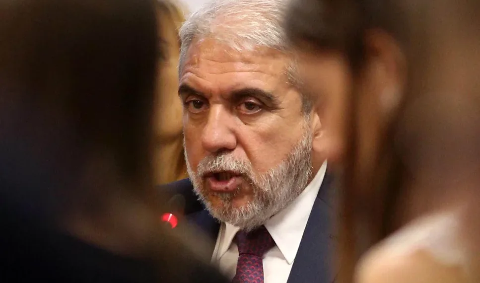 Aníbal Fernández: “A los viejos no se les pega, a los viejos se los cuida”