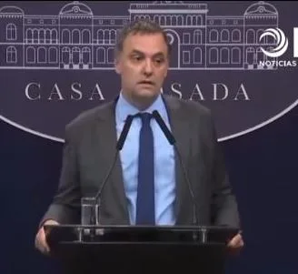 Manuel Adorni sobre la denuncia de Aduana: «O sos un imbécil o estás operando o tenés malicia»