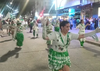 Las batucadas alegraron la noche del domingo